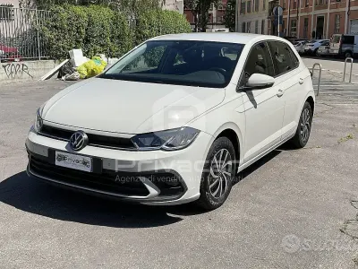 Usata VW Polo Life 95 CV (69 kW) 2023 Bianco Utilitaria