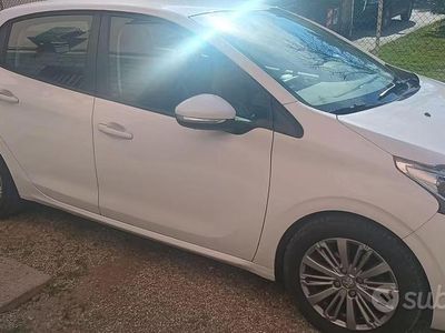 Usata Peugeot 208 2016 Bianco Utilitaria