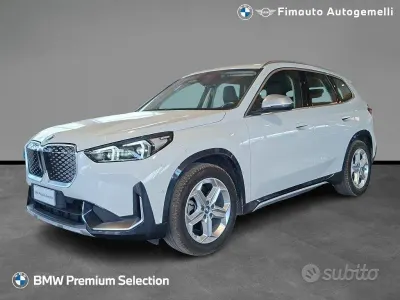 Usata BMW iX1 xLine 103 kW (141 CV) 2024 Bianco / pastello SUV