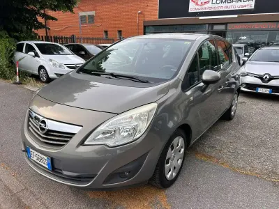 Usata Opel Meriva Cosmo 101 CV (74 kW) 2011 Grigio Monovolume