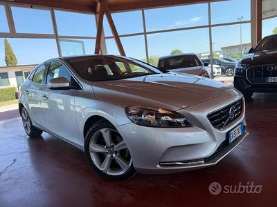 Usata Volvo V40 150 CV (110 kW) 2014 Grigio Berlina