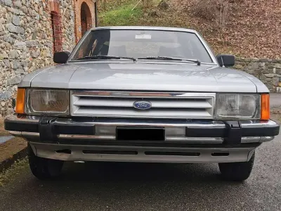 Usata Ford Granada Ghia 90 CV (66 kW) 1982 Argento Berlina