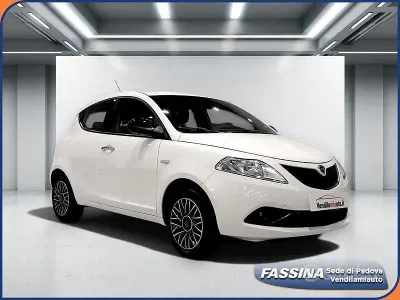 Usata Lancia Ypsilon Gold 69 CV (50 kW) 2018 Bianco Utilitaria