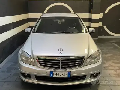 Usata Mercedes C200 Avantgarde 184 CV (135 kW) 2011 Grigio Berlina