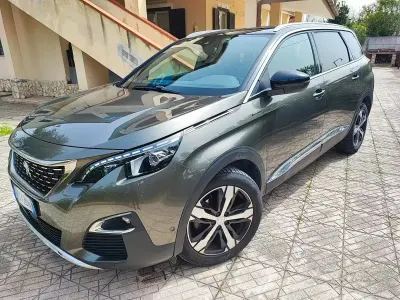 Usata Peugeot 5008 GT-line 131 CV (96 kW) 2018 Grigio SUV