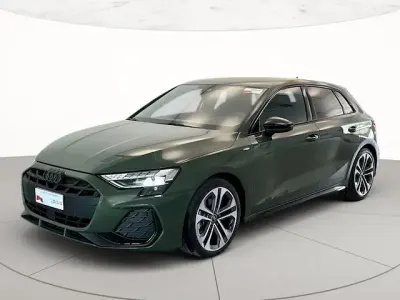 Usata Audi A3 S-Line 150 CV (110 kW) 2025 Verde distretto metallizzato Berlina