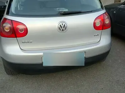 Usata VW Golf IV 105 CV (77 kW) 2005 Berlina