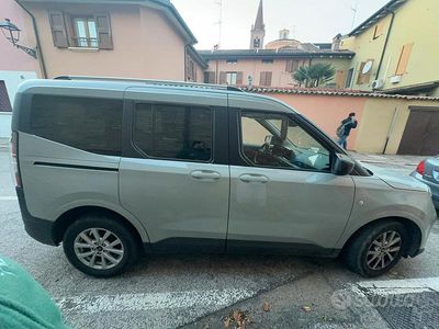 Usata Ford Tourneo Courier 125 CV (91 kW) 2024 Grigio Monovolume