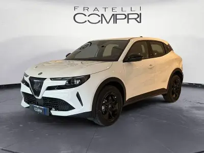 Usata Alfa Romeo Junior 145 CV (106 kW) 2025 Bianco SUV