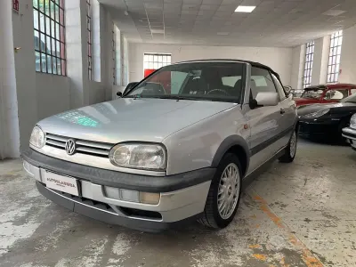 Usata VW Golf Cabriolet Pro 101 CV (74 kW) 1998 Grigio Cabrio