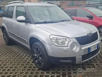 Usata Skoda Yeti 110 CV (80 kW) 2013 Grigio SUV
