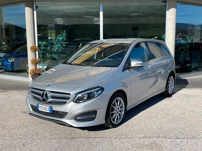 Usata Mercedes B200 135 CV (99 kW) 2018 Argento Monovolume