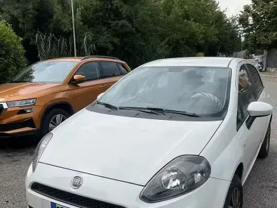 Usata Fiat Grande Punto 65 CV (47 kW) 2013 Bianco Utilitaria