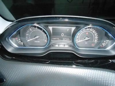 Gebraucht Peugeot 2008 Allure 120 PS (88 kW) 2018 Grau SUV