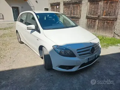 Usata Mercedes B180 2012 Bianco Utilitaria