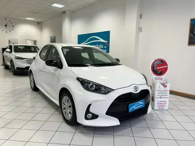 Usata Toyota Yaris Trend 72 CV (52 kW) 2023 Bianco Utilitaria