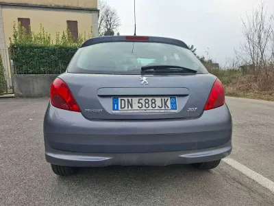 Usata Peugeot 207 95 CV (69 kW) 2008 Grigio Berlina