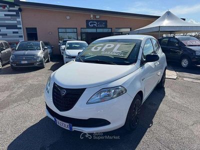 Usata Lancia Ypsilon 69 CV (50 kW) 2015 Bianco Utilitaria