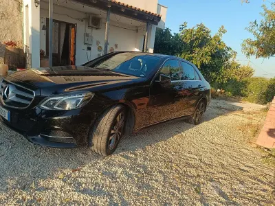 Usata Mercedes E200 136 CV (100 kW) 2015 Nero Berlina
