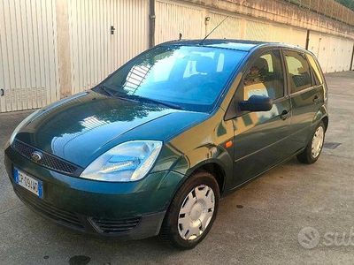 Gebraucht Ford Fiesta Ambiente 75 PS (55 kW) 2004 Grün Kleinwagen