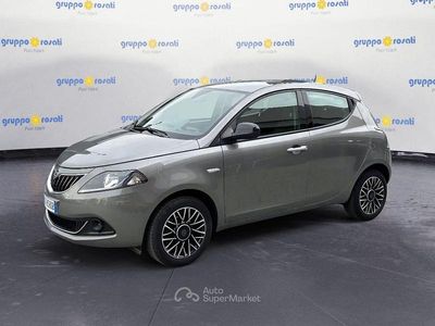 Usado Lancia Ypsilon 69 HP (50 kW) 2024 Cinzento Citadino