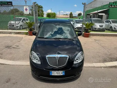 Usata Lancia Ypsilon 69 CV (50 kW) 2011 Nero Utilitaria