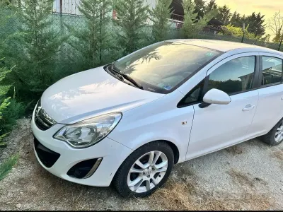 Usata Opel Corsa 85 CV (62 kW) 2012 Bianco Utilitaria