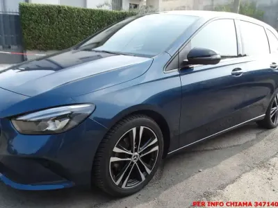 Usata Mercedes B180 116 CV (85 kW) 2019 Blu/azzurro Utilitaria