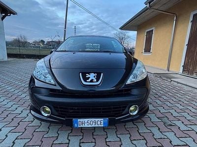 Gebraucht Peugeot 207 90 PS (66 kW) 2007 Schwarz Limousine