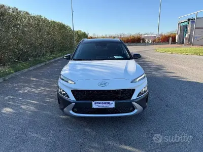 Usata Hyundai Kona 135 CV (99 kW) 2021 Bianco SUV