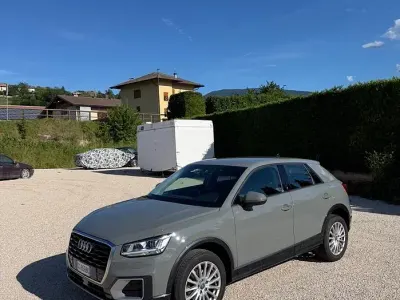 Usata Audi Q2 116 CV (85 kW) 2019 Grigio SUV