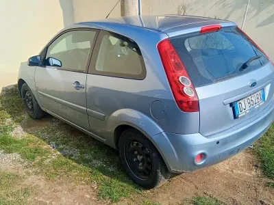 Usata Ford Fiesta 75 CV (55 kW) 2007 Utilitaria