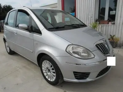 Usata Lancia Musa 89 CV (65 kW) 2007 Argento Monovolume