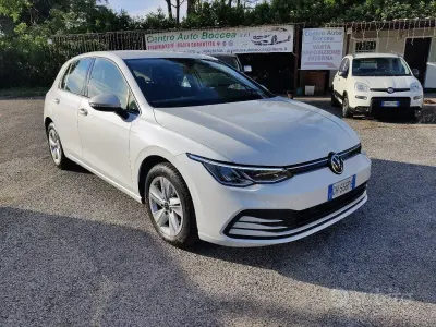 Usata VW Golf VIII Life 110 CV (80 kW) 2021 Bianco Berlina