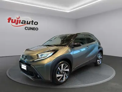 Usata Toyota Aygo X Lounge 72 CV (52 kW) 2022 Cardamom green & black met SUV