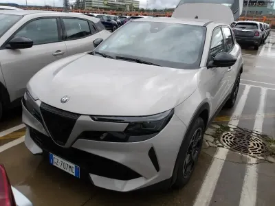 Usata Alfa Romeo Junior 61 kW (84 CV) 2025 636avorio galleria SUV