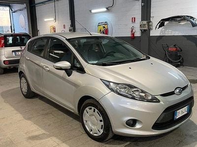 Usata Ford Fiesta 96 CV (70 kW) 2009 Grigio Utilitaria
