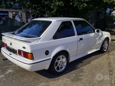 Usata Ford Escort RS 129 CV (94 kW) 1988 Bianco Utilitaria