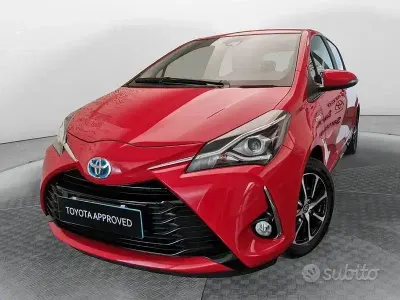 Usata Toyota Yaris Hybrid Active 73 CV (53 kW) 2018 Rosso Berlina