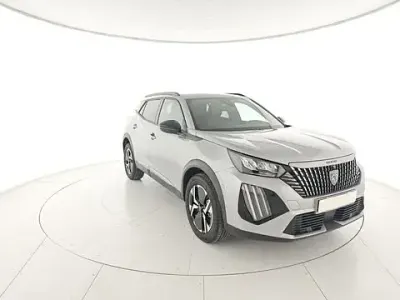 Usata Peugeot 2008 Allure 101 CV (74 kW) 2025 Grigio scuro SUV