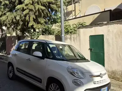 Usata Fiat 500L Living 85 CV (62 kW) 2013 Bianco Monovolume