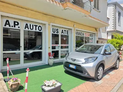 Usata Toyota Aygo X Trend 72 CV (52 kW) 2022 Grigio SUV