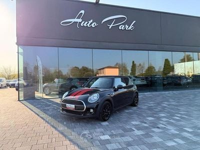 Usata Mini ONE 102 CV (75 kW) 2017 Nero Utilitaria