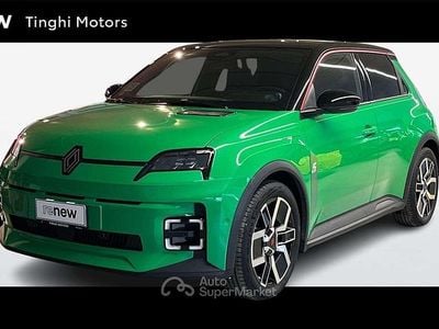 Begagnad Renault 5 E-Tech Komfort 106 HK (77 kW) 2025 Grön Sedan