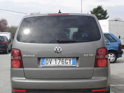 Usata VW Touran Highline 170 CV (125 kW) 2009 Argento Monovolume