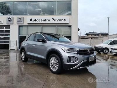 Begagnad VW T-Roc Life 150 HK (110 kW) 2024 Grå SUV