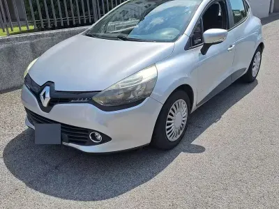 Usata Renault Clio IV Expression 73 CV (53 kW) 2015 Grigio Berlina