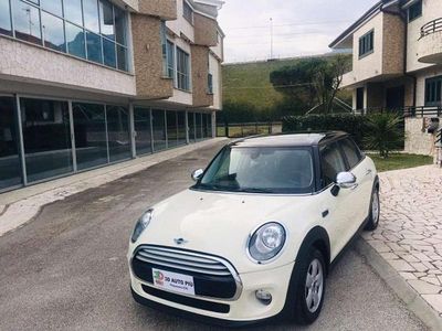 Usata Mini Cooper D Business 116 CV (85 kW) 2015 Beige Utilitaria