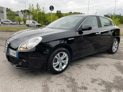 Usata Alfa Romeo Giulietta Distinctive 120 CV (88 kW) 2013 Nero Utilitaria