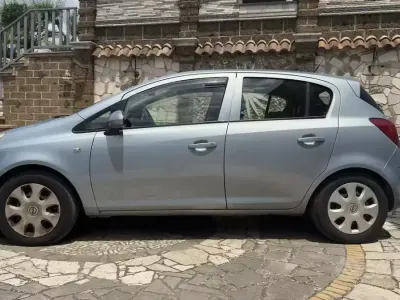 Usata Opel Corsa 90 CV (66 kW) 2009 Utilitaria